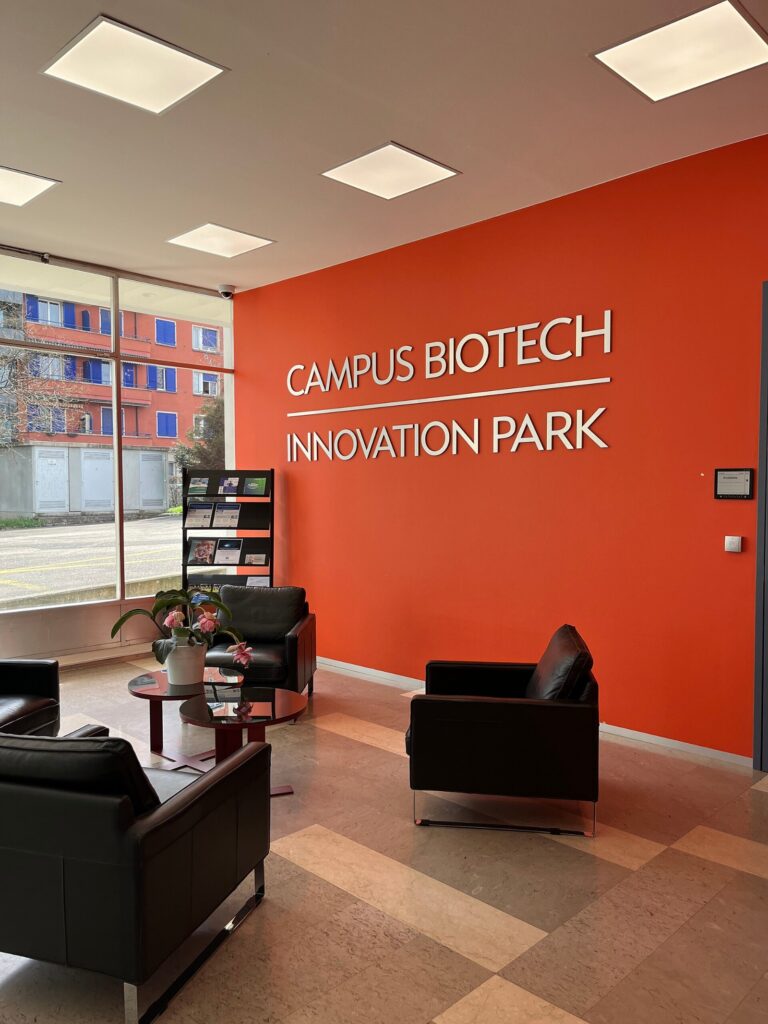 Eingang zum Campus Biotech Innovation Park in Genf