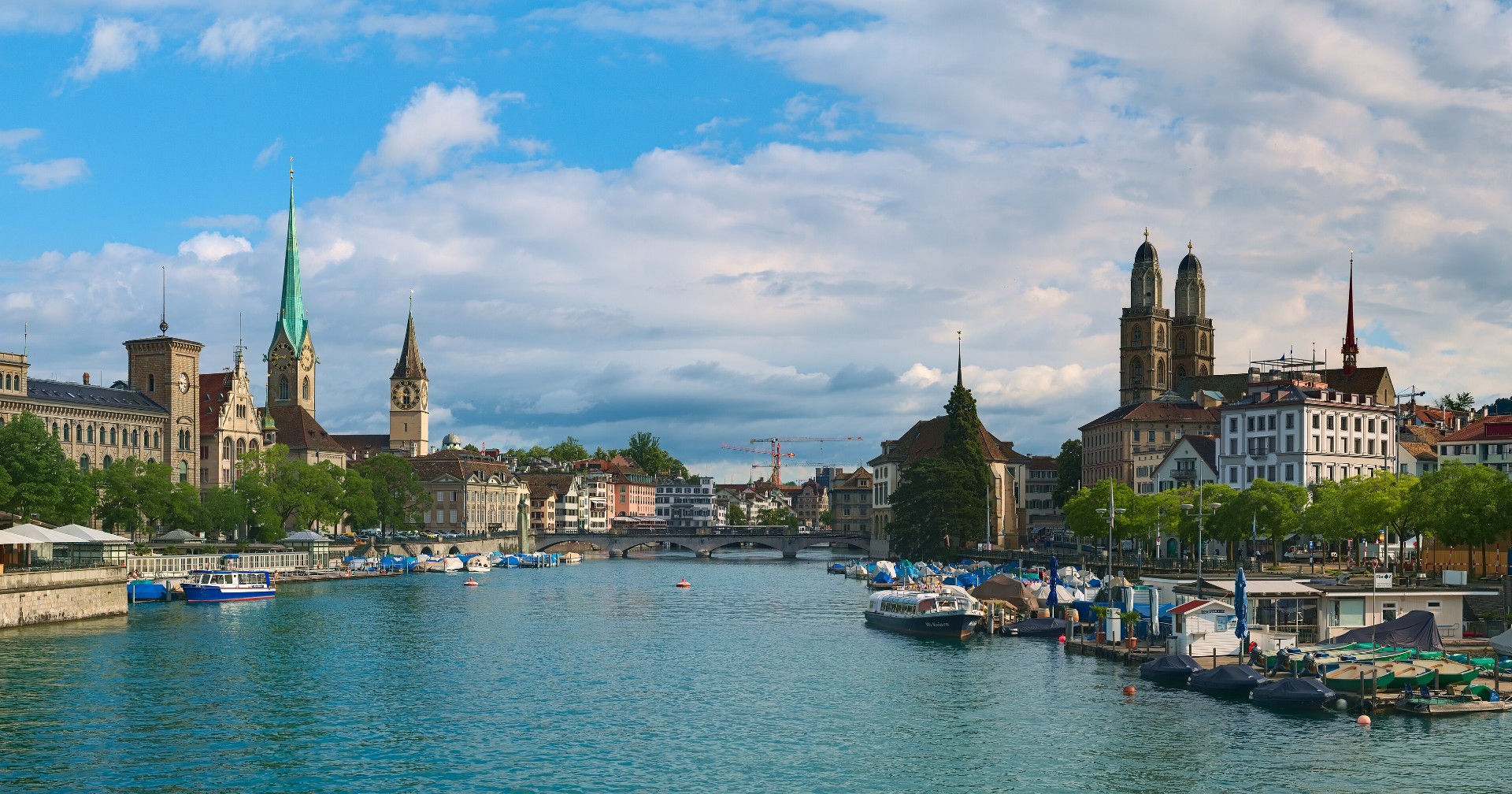 Blick auf Zürich von der Quaibrücke
